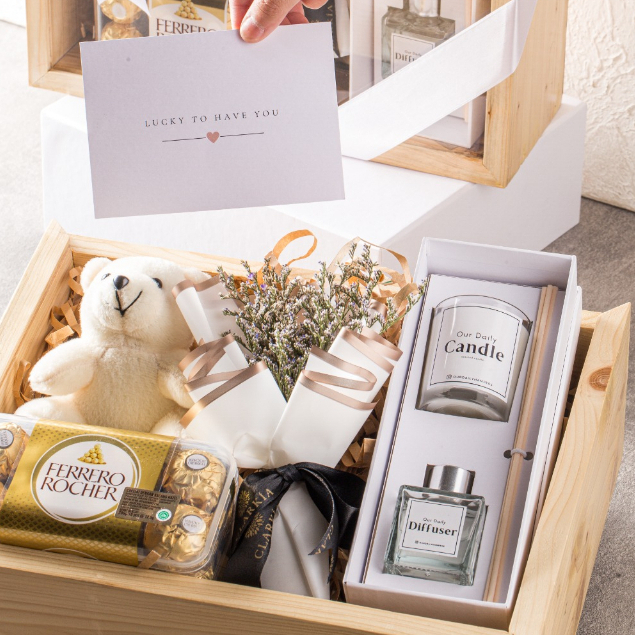 

Valentine hampers / kado pacar /kado pasangan / hampers birthday/ kado pacar/ kado pasangan/ hampers couple