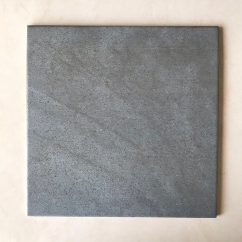 Keramik lantai 25x25 (kasar)/ keramik lantai kamar mandi l kasar/ keramik kasar/ keramik teras/ kera