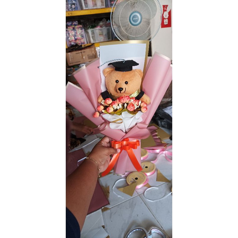 buket wisuda / buket boneka wisuda / buket beruang