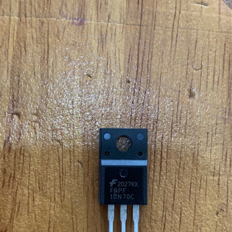 Transistor TR 10N70