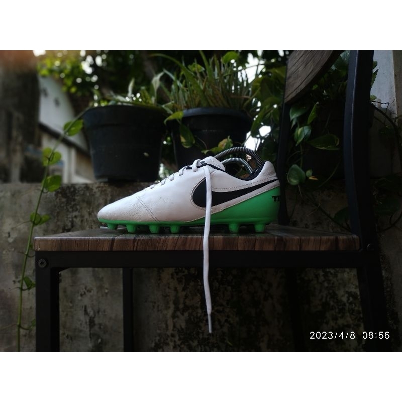 Sepatu Bola Nike Tiempo Genio II HG-E
