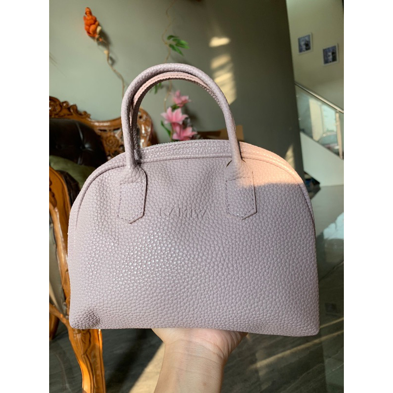 tas slempang wanita kamiya