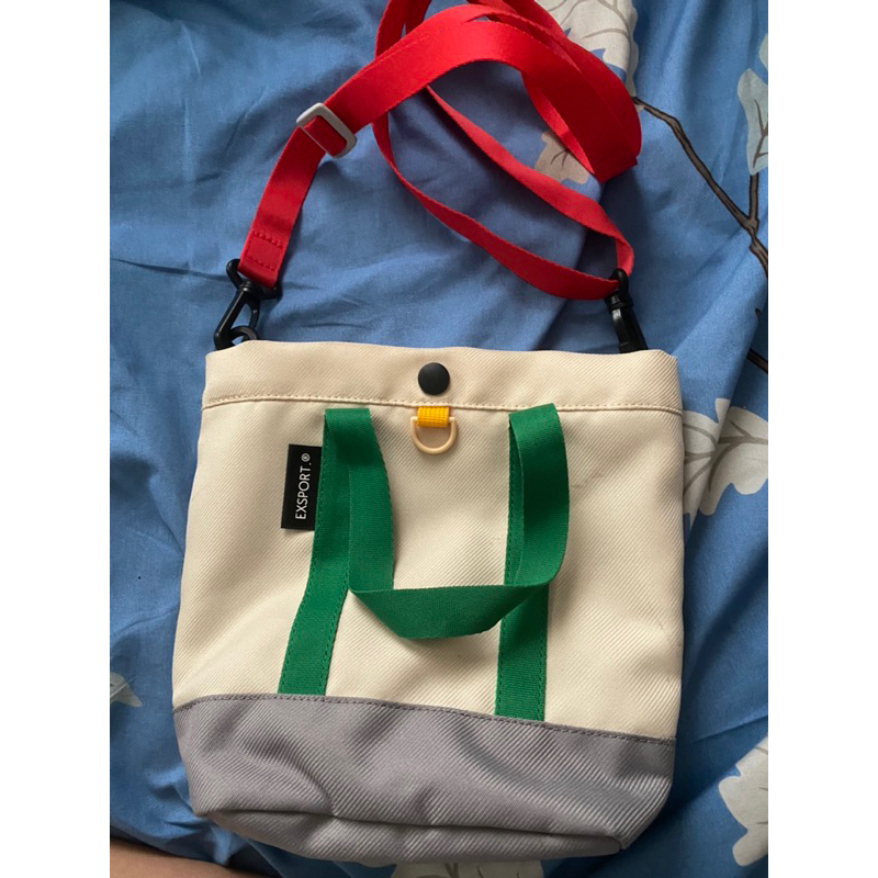 Preloved tas selempang exsport everleigh sling bag size s