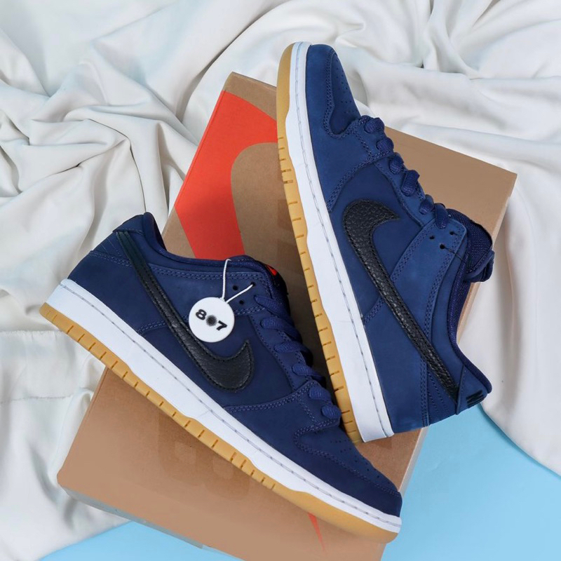 SB Dunk Low Navy Black Gum