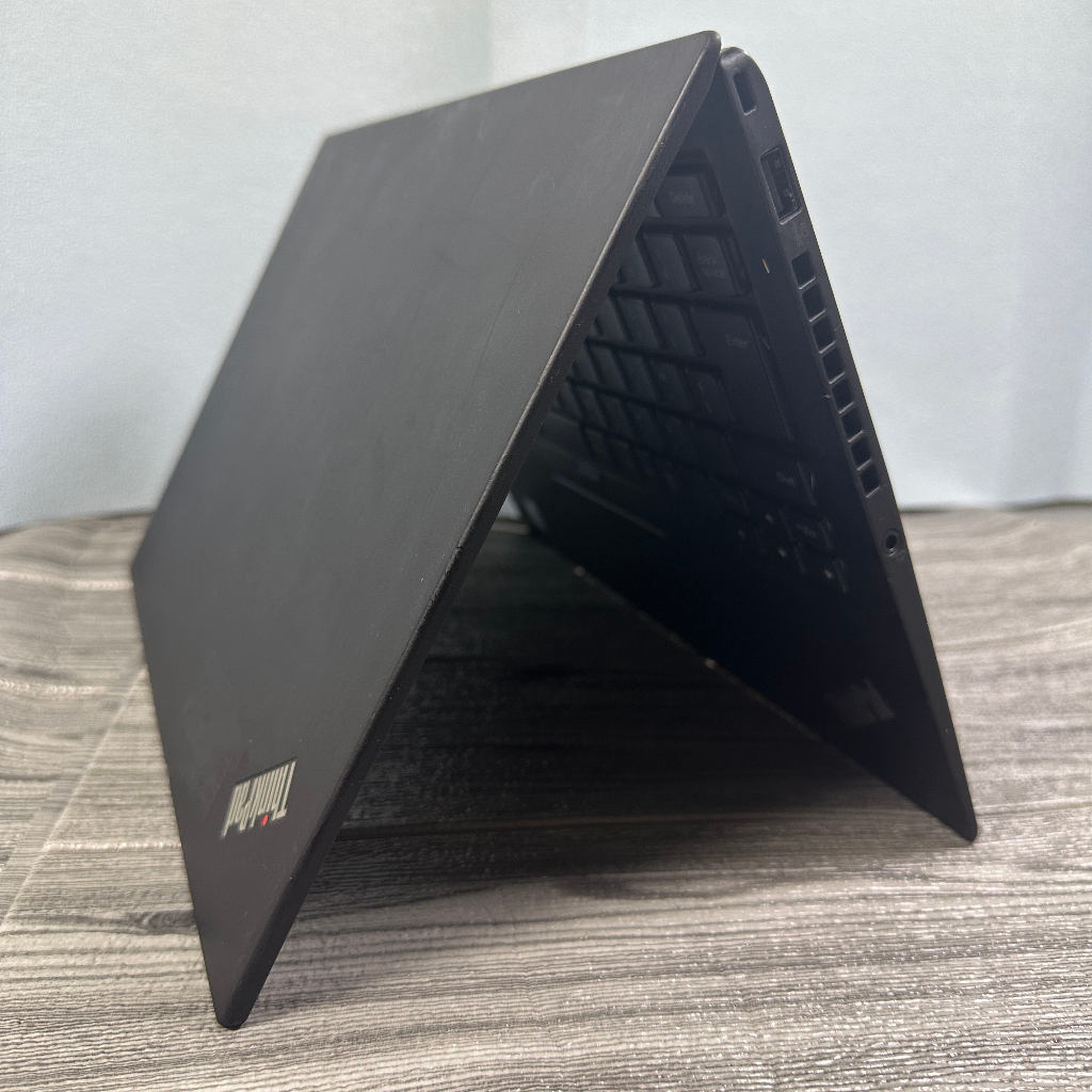 Laptop Lenovo Thinkpad X1 CARBON Core i5 Gen 7th Ram 8gb SSD 256GB Laptop Second Berkualitas/Laptop Bergaransi Selama 1 Bulan MURAH BERKUALITAS!!