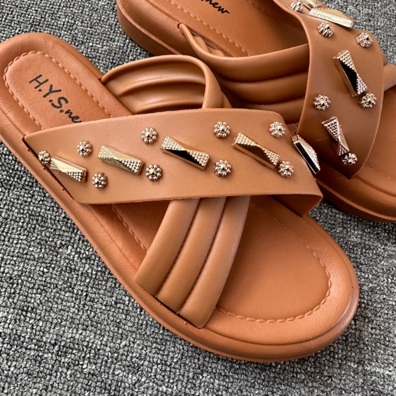 Tira Sandal / Sandal Wanita Terbaru