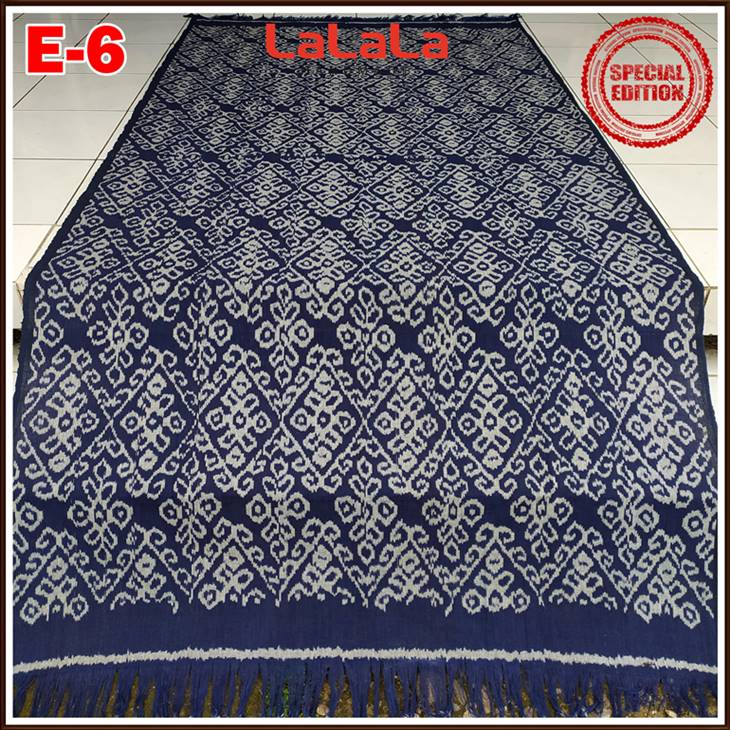 Kain Tenun Ikat Blanket Etnik Toraja Lombok Sumba Troso Jepara Palembang Bali Dayak NTT Indonesia