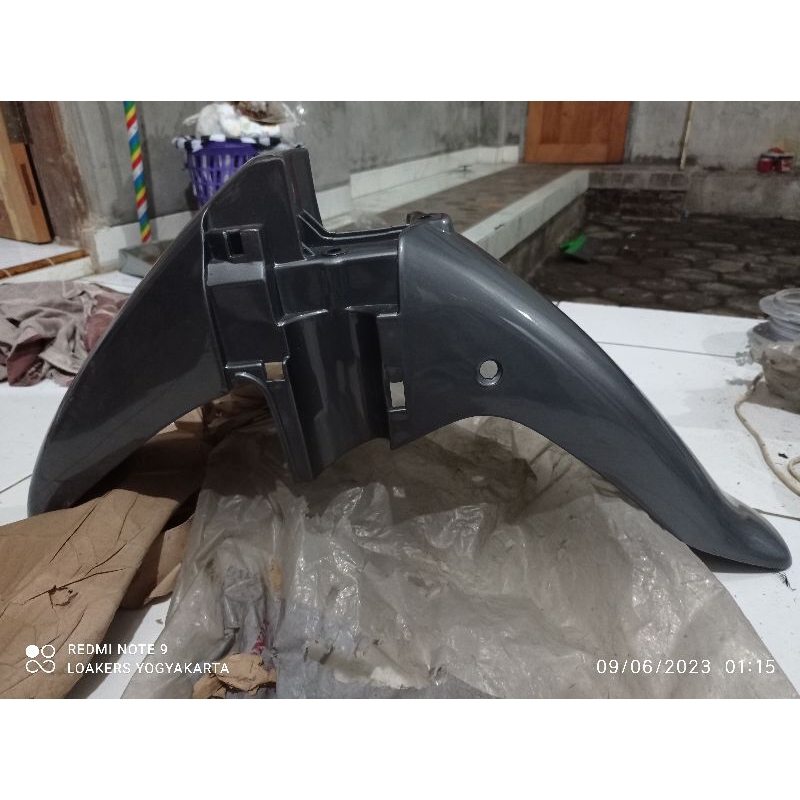 Slebor depan honda supra 100 supra x 100 abu abu nos original