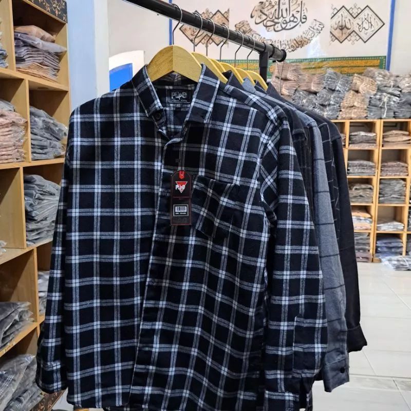 KEMEJA KOTAK LENGAN PANJANG BAHAN FLANEL UNISEX BISA UNTUK PRIA ATAU WANITA HEM KOTAK KOTAK BANJARMASIN KALIMANTAN | RUMIFY