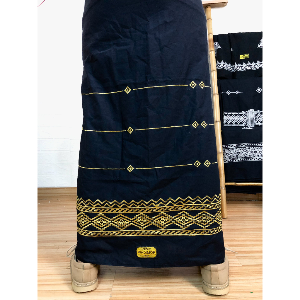 WADIMOR-SARUNG BORDIR SONGKET PREMIUM HITAM BENANG MAS