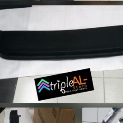 Moulding Depan Tengah Innova Venturer
