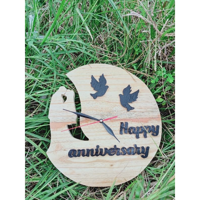 Hadiah Jam dinding kayu anniversary birthday wedding