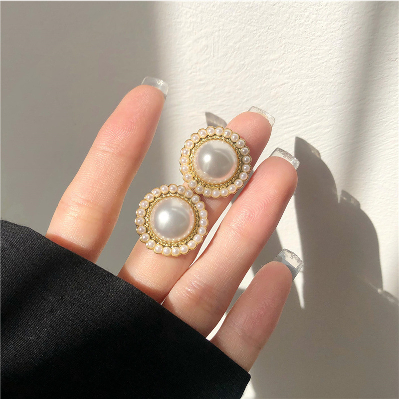 S925 Silver Needle Retro French Round Pearl Earrings Light Luxury High Baroque Earrings Temperament korea wanita aksesoris Anting tusuk