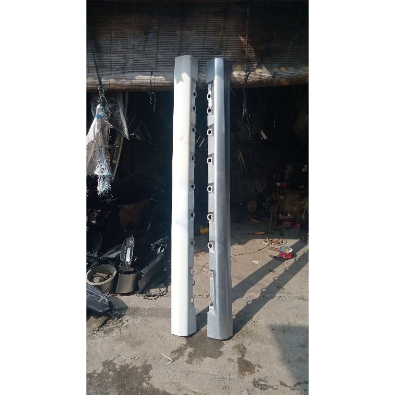 sideskrit risplang bodykit samping avanza veloz 2013/2017 original