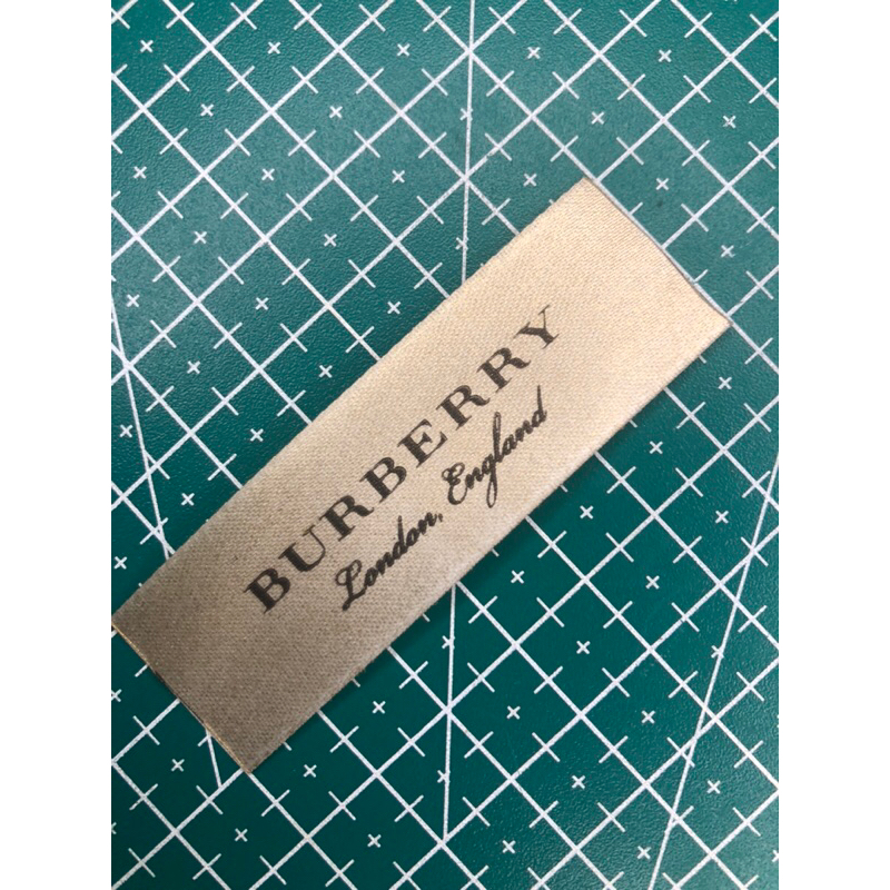 

BURBERRY CARE LABEL GOLD SUPER PREMIUM CO 1X DI KIRIM 600PCS