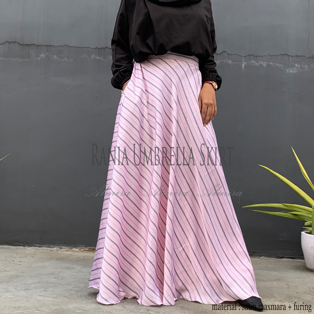 Rok Panjang Wanita Payung Rania Stripe Umbrella Skirt Motif Garis Salur Rok Flare Rok Motif Garis Hitam Putih