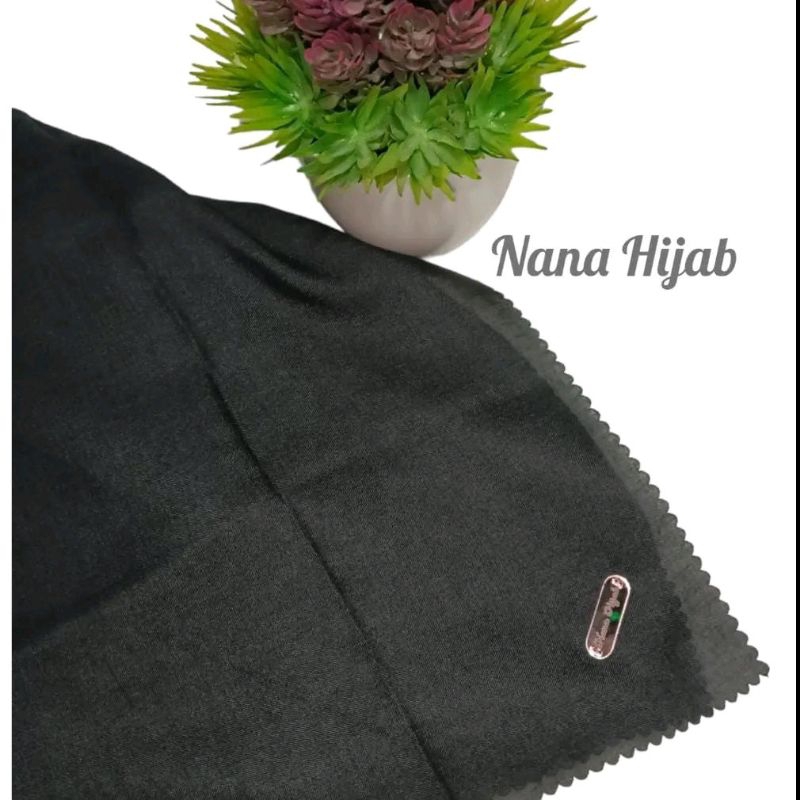 Jilbab segiempat polos voal premium Hitam