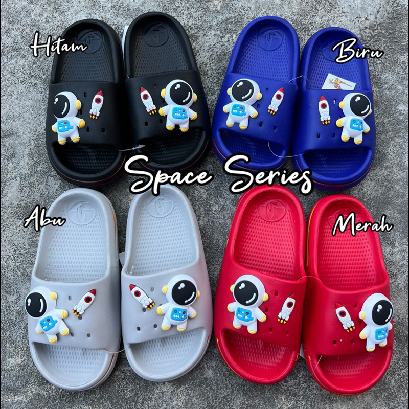 (Size 31-35) SANDAL SLOP ANAK JELLY ASTRONOT SPACE