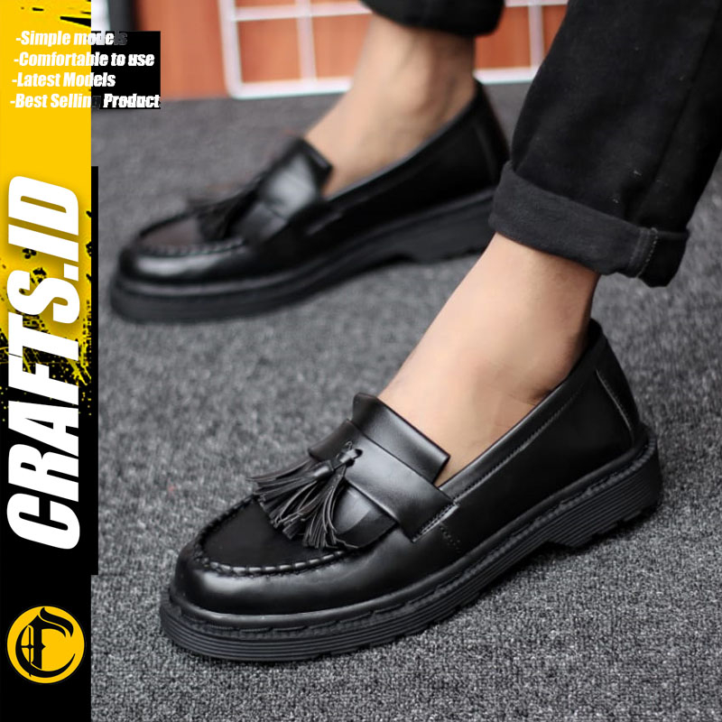 Sepatu Pantofel Formal Loafers Docmart low Boots Kerja Hitam Pria Crafs Daimon