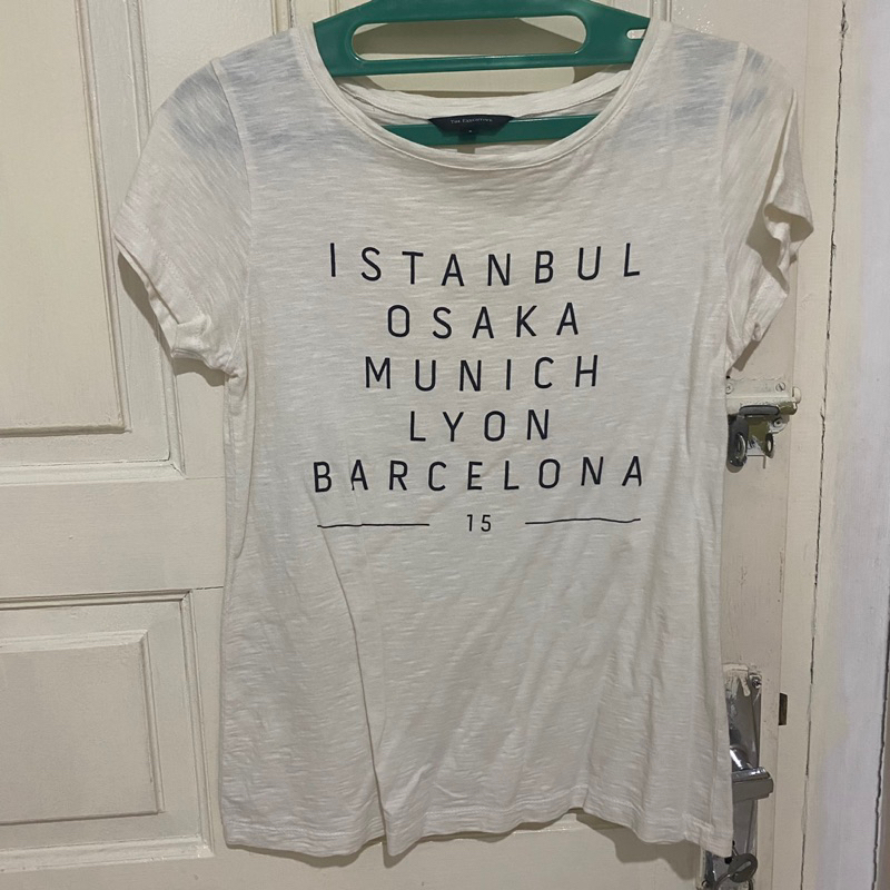 Preloved The Executive Kaos Wanita Size S Atasan Wanita