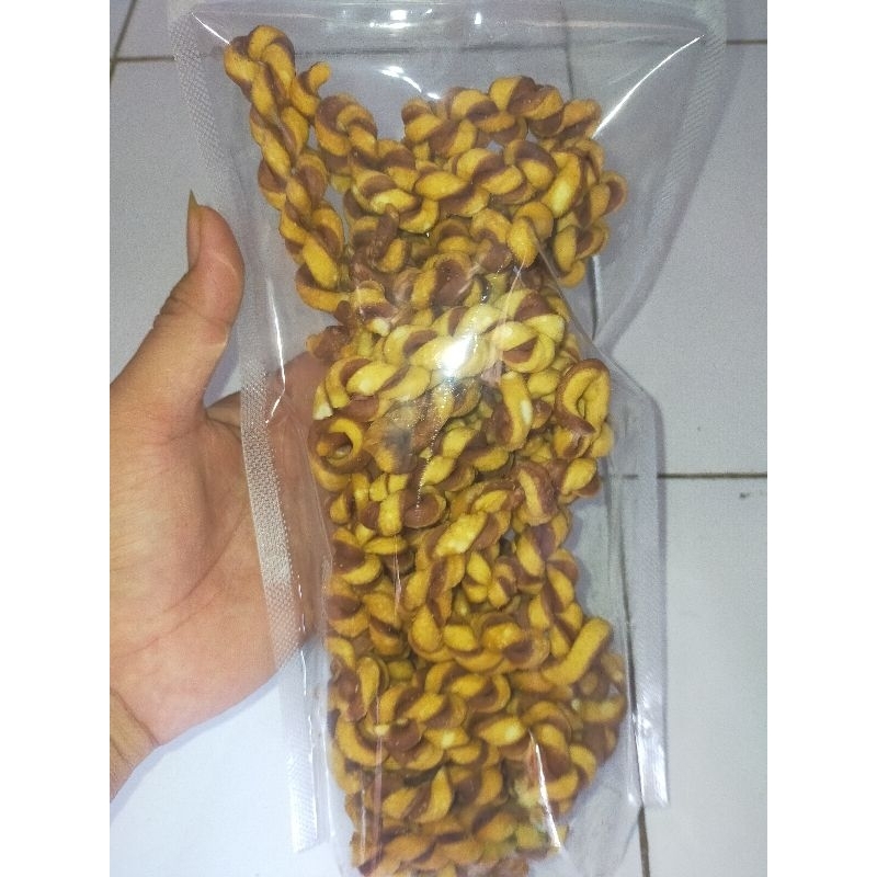 

Kue Untir Untir/Kue Tambang Gurih Manis Khas Cirebon Kemasan 250 Gram