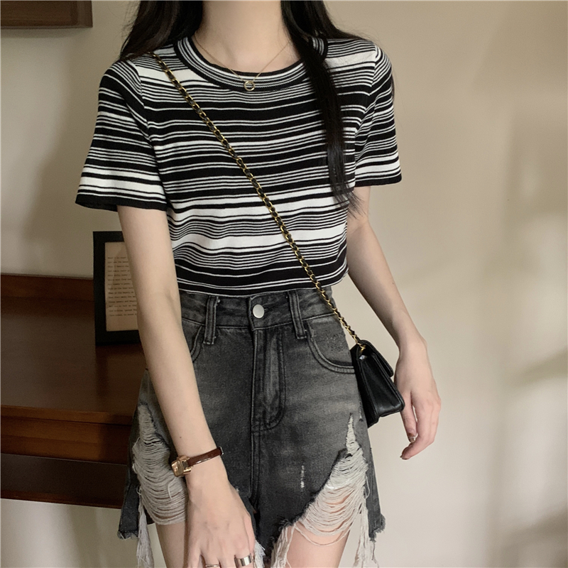 Kaos Knit Crop Top Striped T-shirt  Lengan Pendek Rajut Wanita T-shirt Knit baju