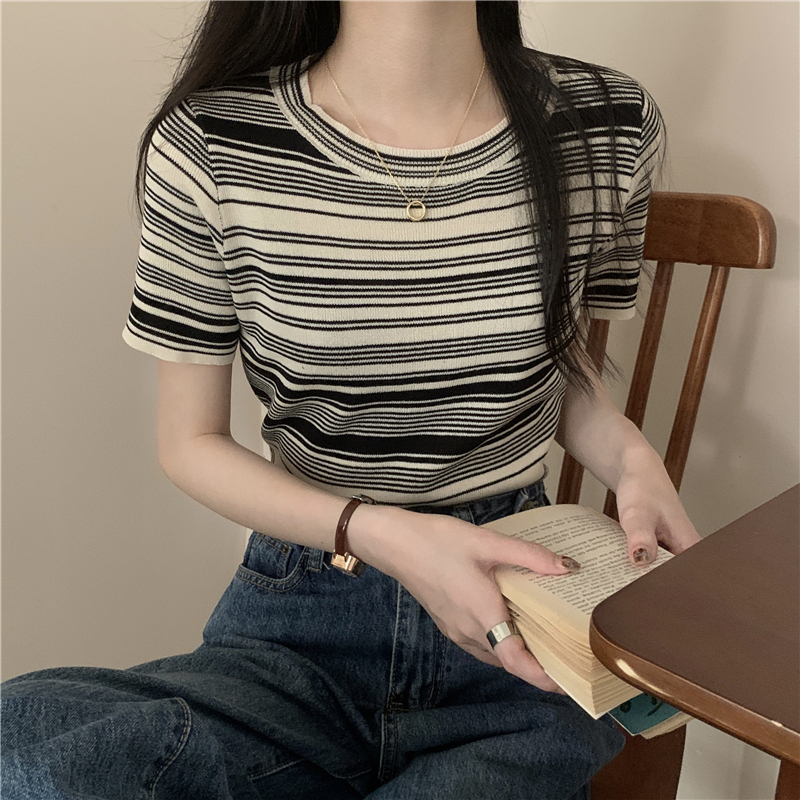 Kaos Knit Crop Top Striped T-shirt  Lengan Pendek Rajut Wanita T-shirt Knit baju