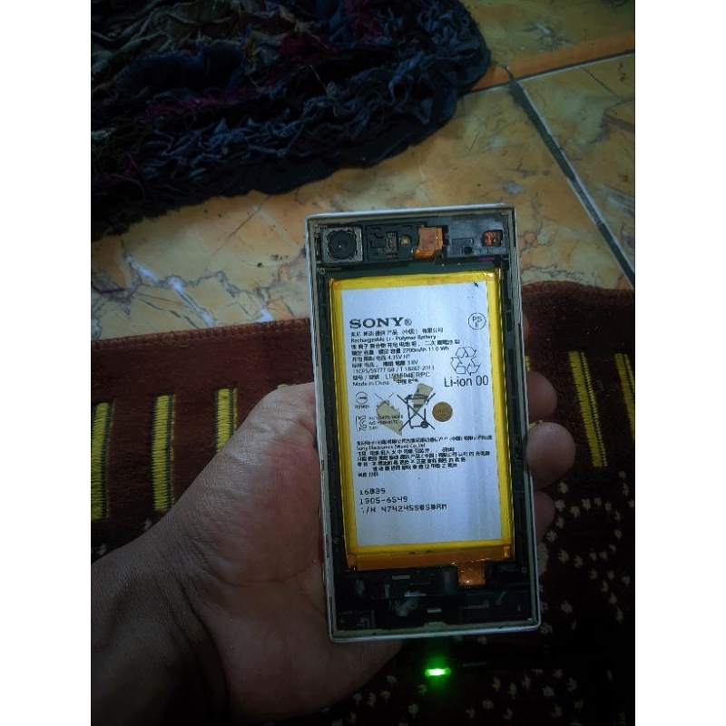 hp sony x compact bekas minus