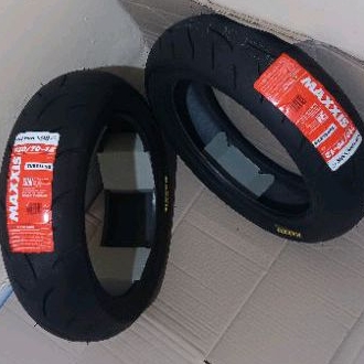 Ban Vespa Sprint merk Maxxis (sepasang) Ring 12"