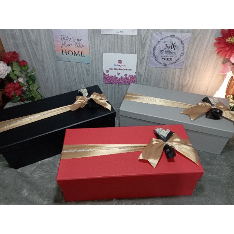 

Box Ukuran 35cm x 17 cm Tinggi 12cm By Box Kado Banjarmasin