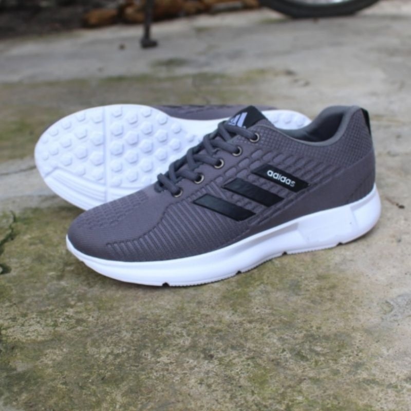 Sepatu Pria Strip Cutting Emboss - Sepatu Sneakers Olahraga Wanita