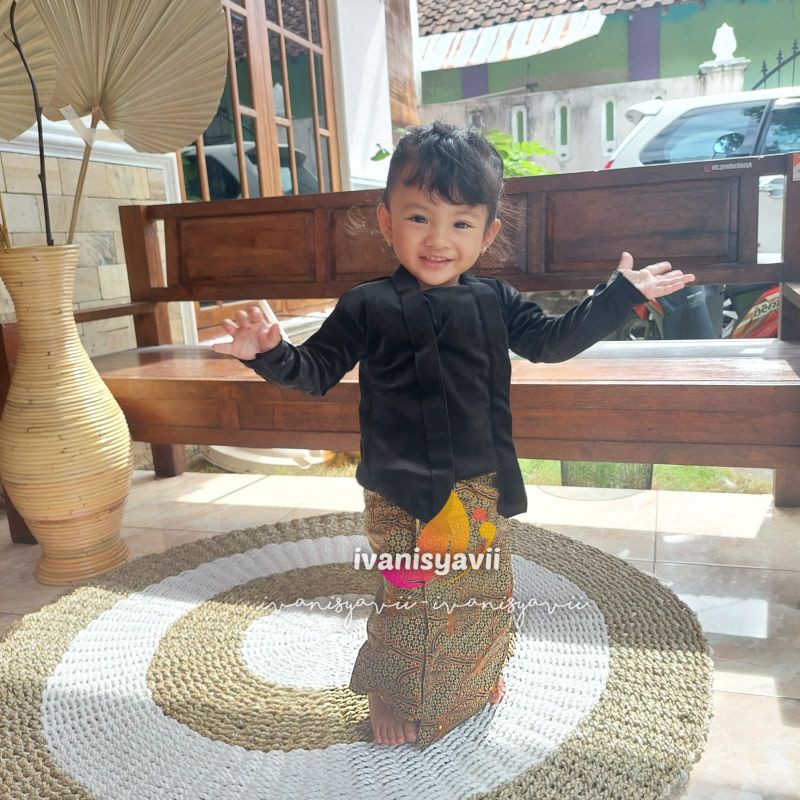 Kebaya Bludru Kutubaru - Size Baby/Anak