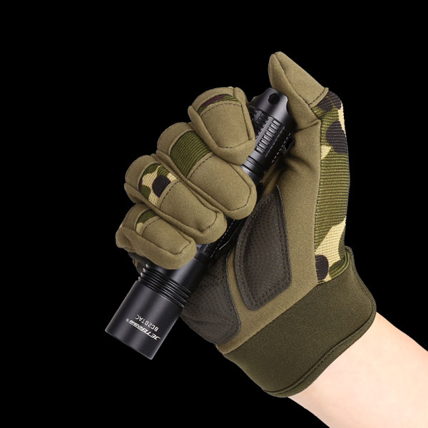 JETBeam Senter LED CREE XP-L HI Outdoor Flashlight Rechargeable 1100lm - BC20 TAC - Black