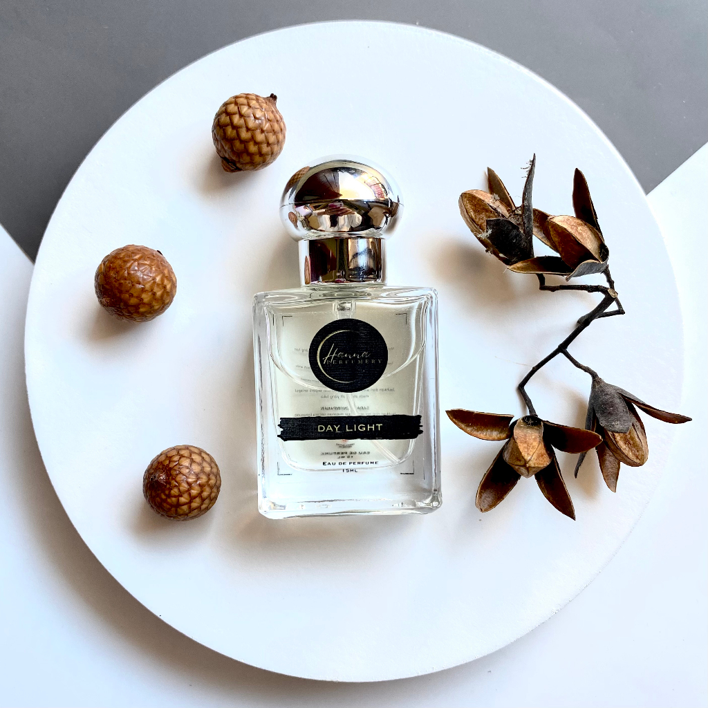 DAYLIGHT PERFUME BASIC BY HANNAPERFUMERY