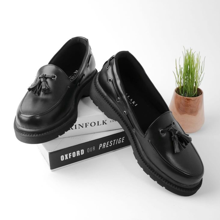 Sepatu Loafers Kulit Slip On Formal Casual Pria Loafer Kerja Kuliah Kondangan Original - Xander Full Black