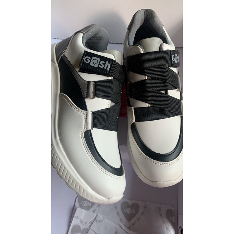 sepatu Gosh