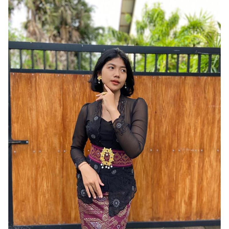 Kebaya bordir bali/ Kebaya bali hitam/ Kebaya bali terbaru/ kebaya bordir bunga