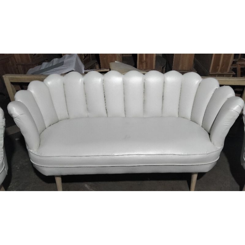 Kursi kerang single tengah