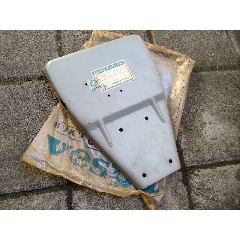 Tatakan Jok Depan Vespa PX Exclusive 2 Original Danmotor