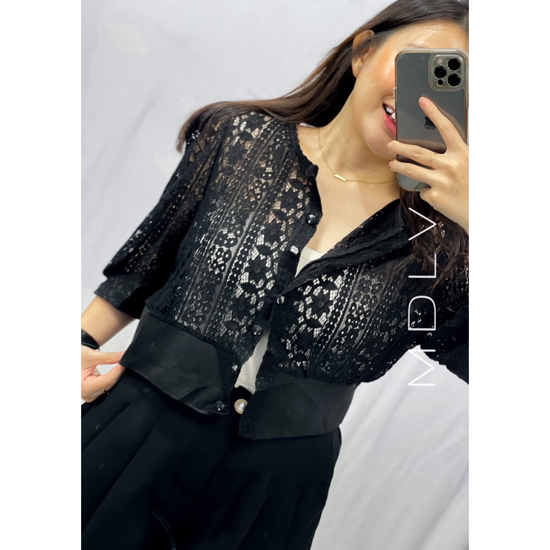 MDLV ~ 1990# Vincensa Cropped Lace Top