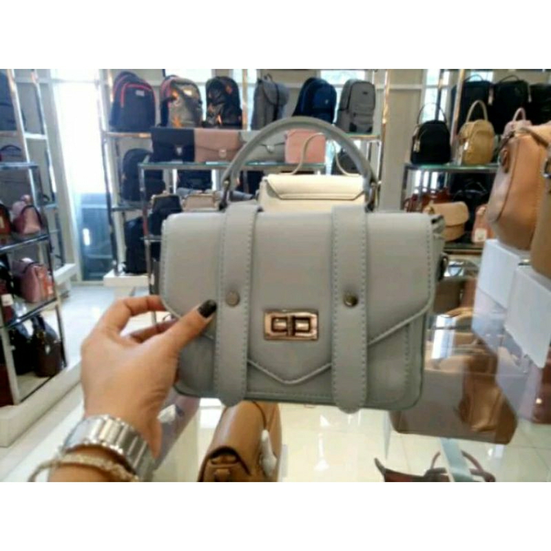 Preloved Tas Lorica dari Elizabeth