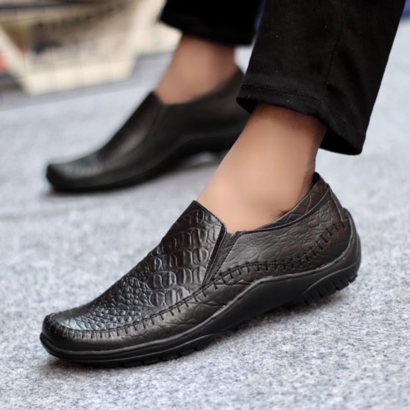 Sultan Footwear Sepatu Kasual Slip on Loafers pria Kulit Asli motif Buaya Trendy Hitam