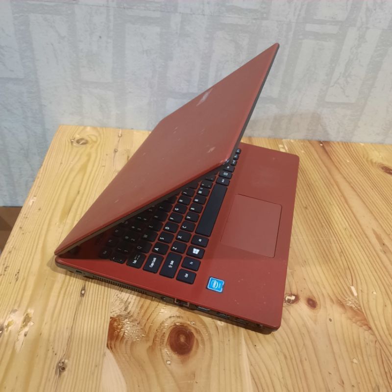 Laptop Acer Aspire ES1-431 Intel Celeron N3350 Windows 10 Layar 14inch Ram 4GB/HDD 500GB