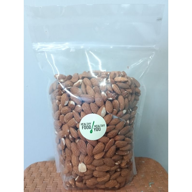 

Kacang Almond Panggang Original Asli