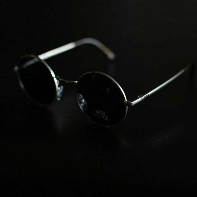 Endarfootwear - Vans Sunglasses Retro Black Chrome