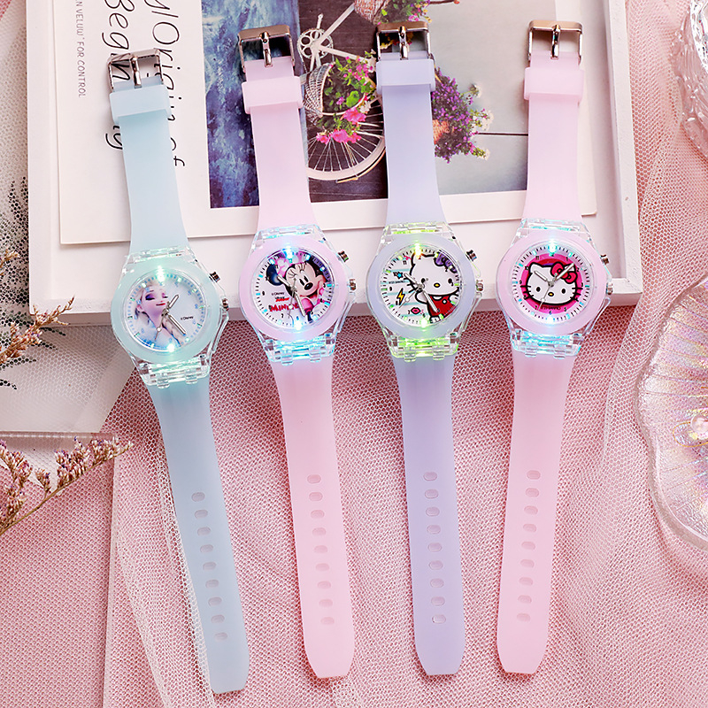 Jam Tangan Anak Laki-laki Perempuan Siswa Jam Tangan Analog Warna Glitter, Pikachu, Mickey Mouse, Hello Kitty Jam Tangan Doraemon Lampu LED  light night