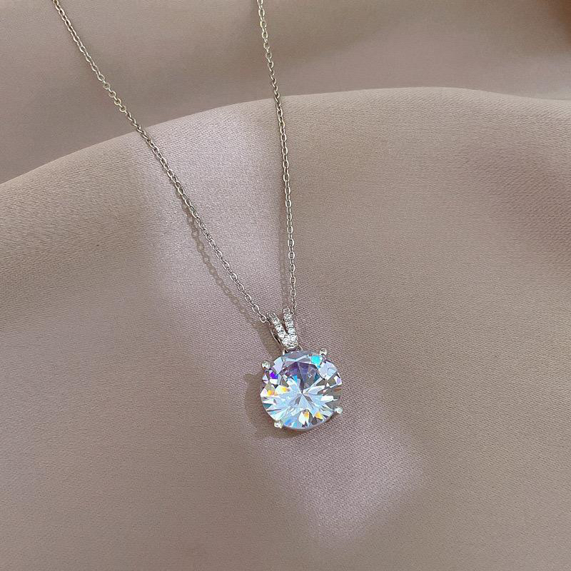 Kalung Titanium Silver V Diamond Korea Elegan Fashion Style Premium