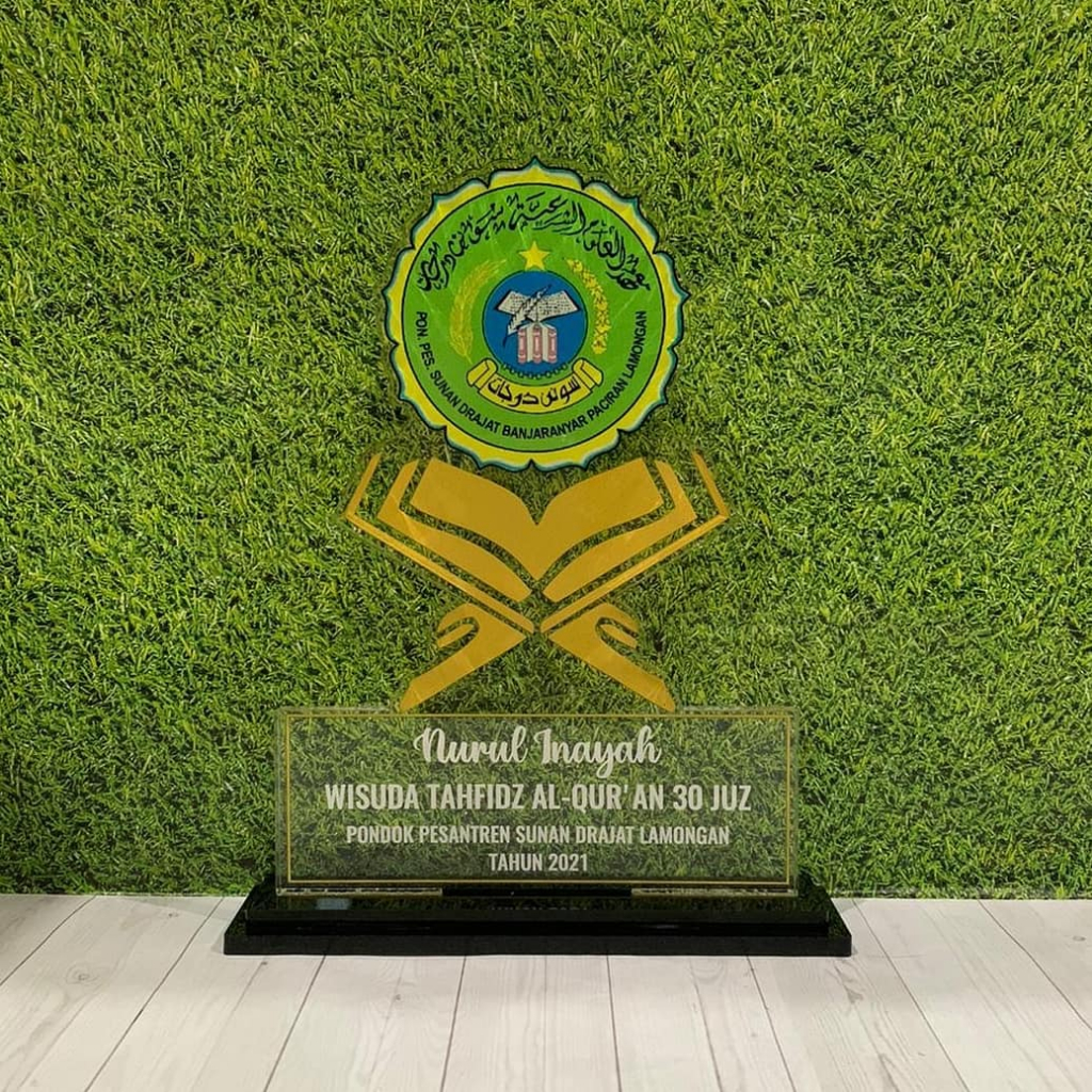 Plakat Wisuda Tahfidz Al-Qur'an | Custom Plakat Wisuda Akrilik | Kado Wisuda | Thropy Wisuda