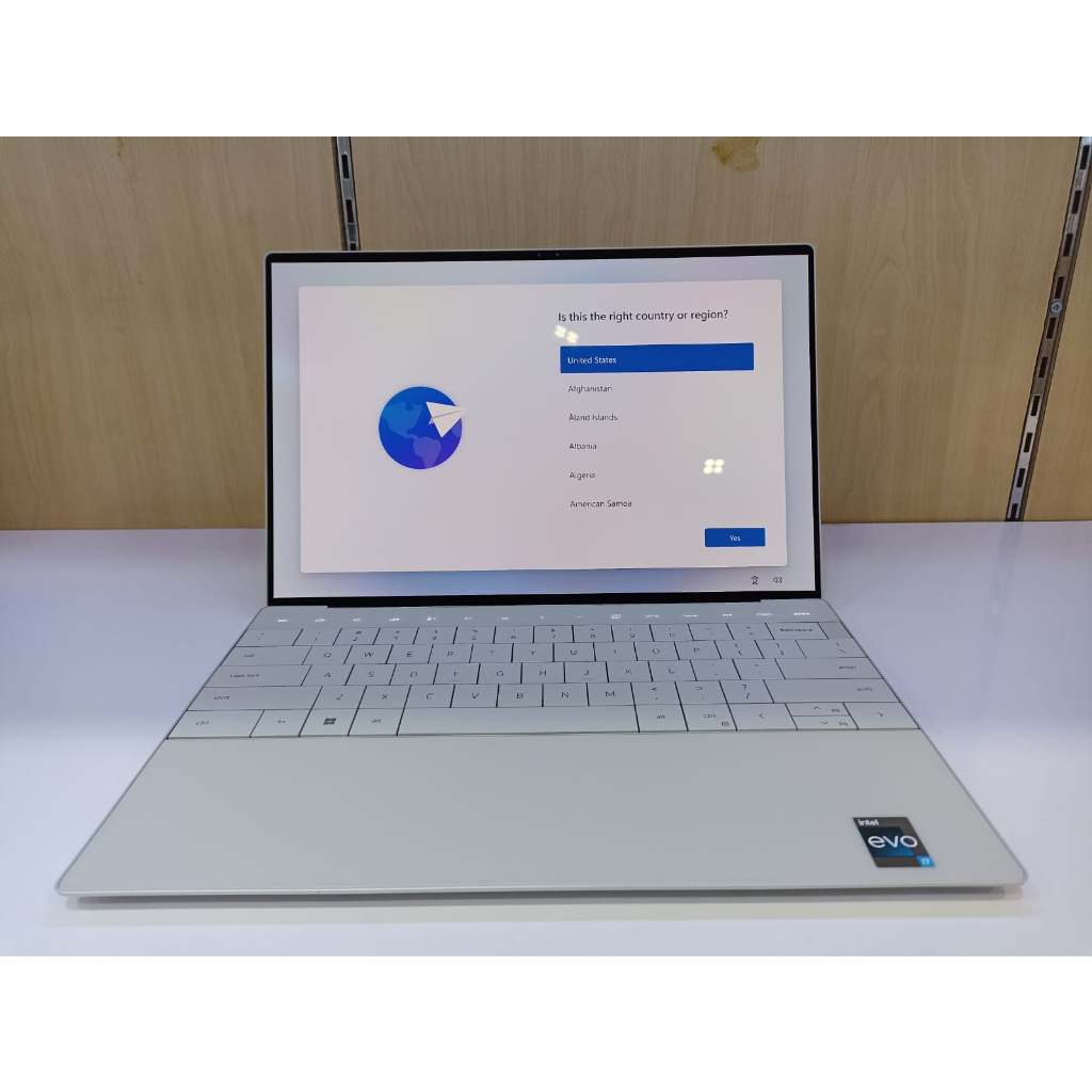 Laptop DELL XPS 13 PLUS 9320 Intel EVO i7 - 1260P 16GB 512GB Iris Xe 3.5K OLED Touch Win11