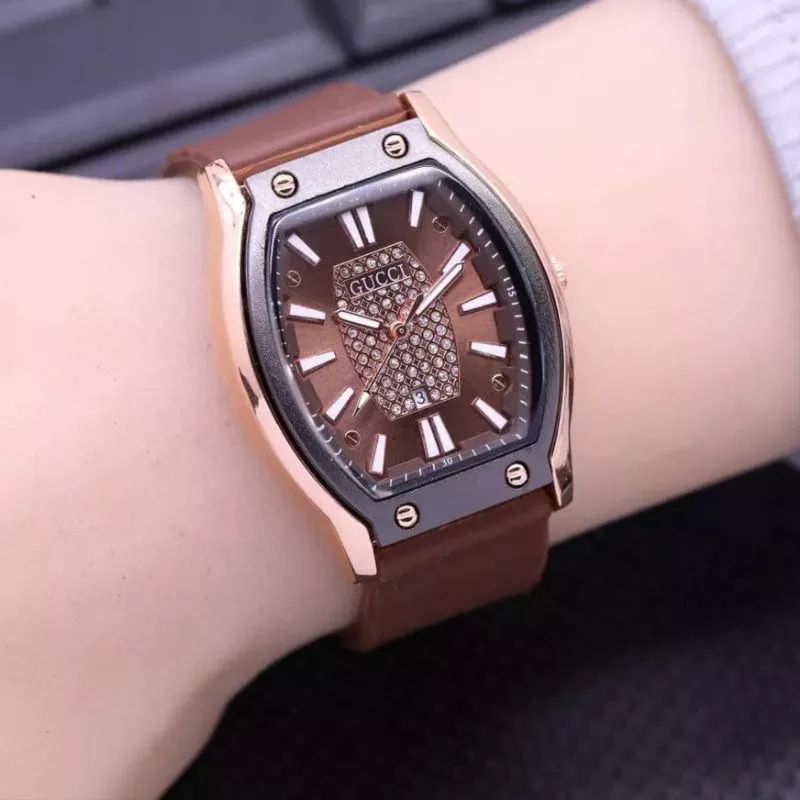 (Terima Cod)Jam Tangan Wanita Fashion Gnci Oval Mata&quot; belian Tanggal Aktif Strap Karet/Rubber(Dikirim Jakarta)